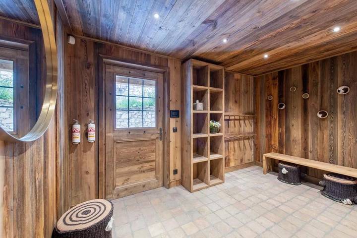 Chambre d’hôte pour 12 personnes, avec vue et jardin, animaux acceptés à Courchevel - 2