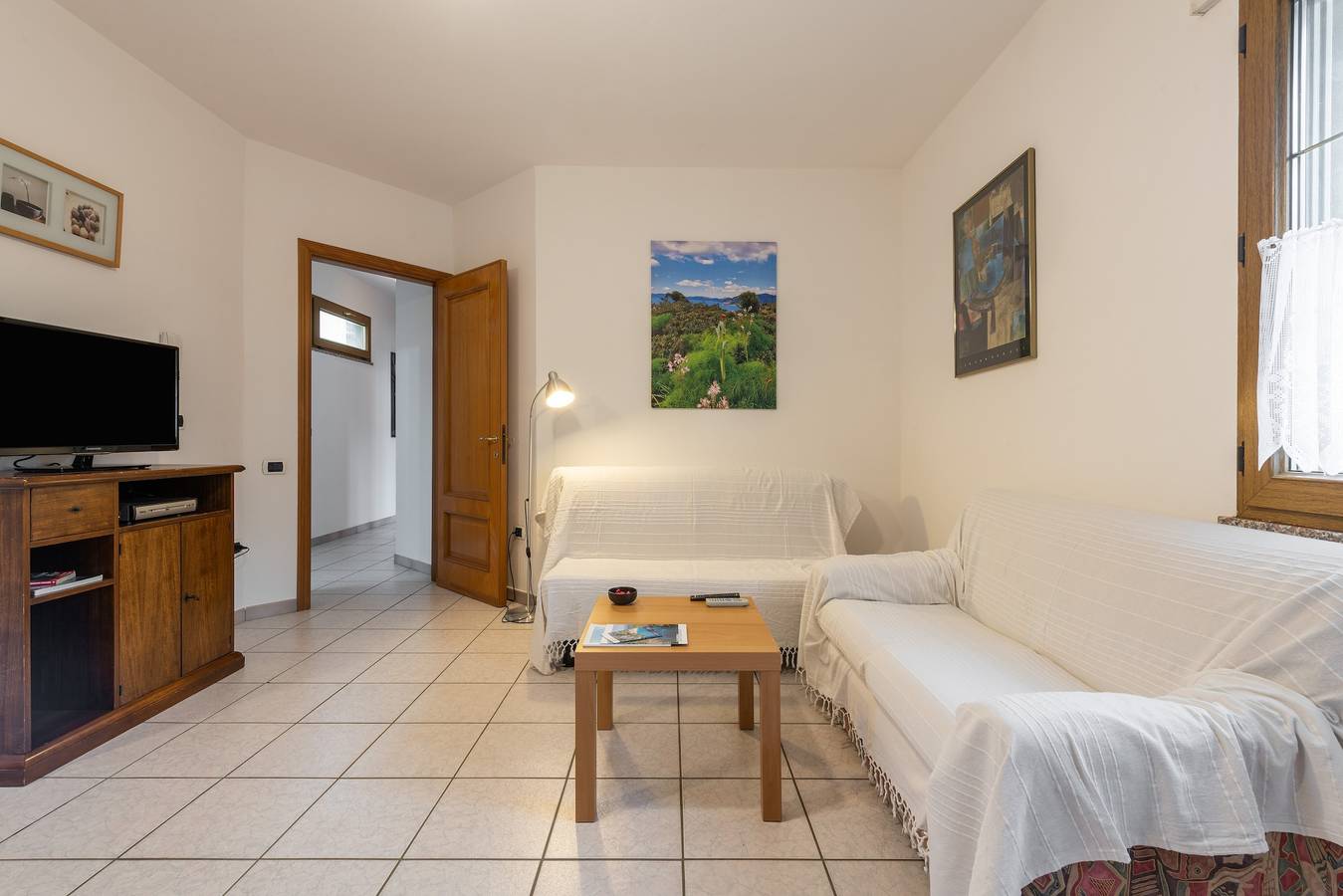Apartamento entero, Apartamento "Casa Colonia 1" con vistas al mar, barbacoa compartida y Wi-Fi in Sant'Anna Arresi, Provincia de Carbonia-Iglesias