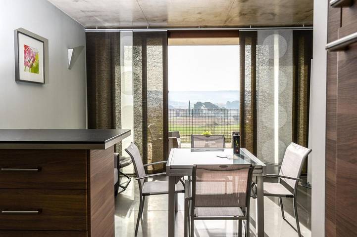 Location de vacances pour 4 personnes, avec piscine ainsi que jardin et vue à Gignac - 4