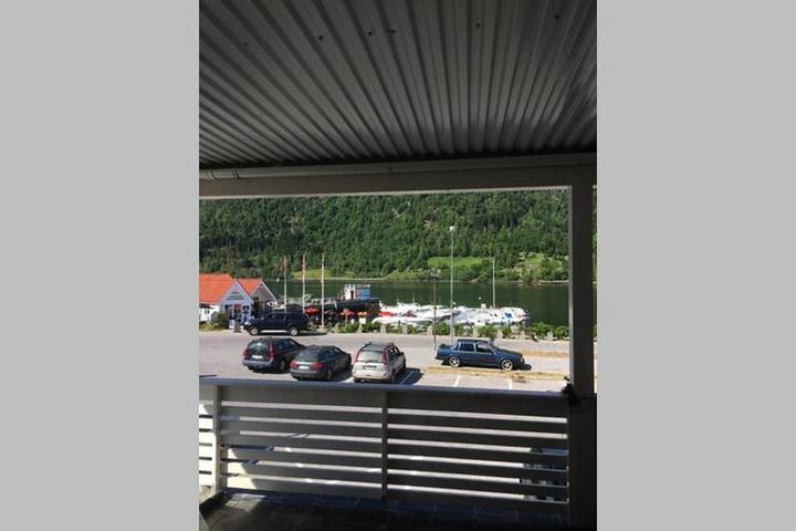 Ferienwohnung für 4 Personen, mit Balkon und Terrasse sowie Ausblick in Balestrand