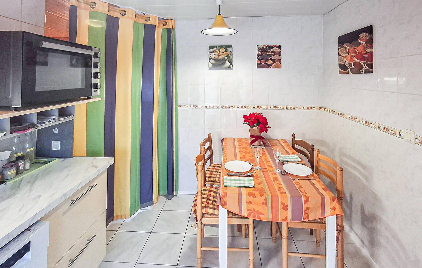 Appartement de vacances entier, Appartement Lorient Plage avec Wi-Fi, lave-linge et parking in Larmor-Plage, Côte des Mégalithes