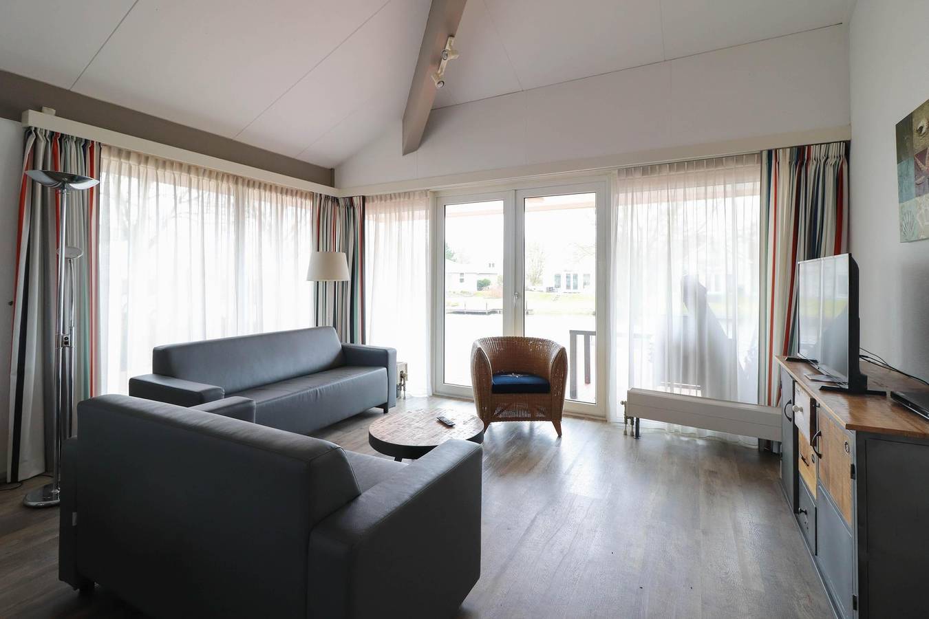 Beach Resort Makkum — Star Deluxe with Sauna - 6 persons in Makkum, Lake Ijssel