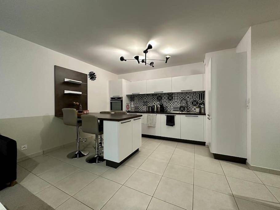 Appartement entier, Hebergeneve : Domaine de Rochat in Prévessin-Moëns, Gex
