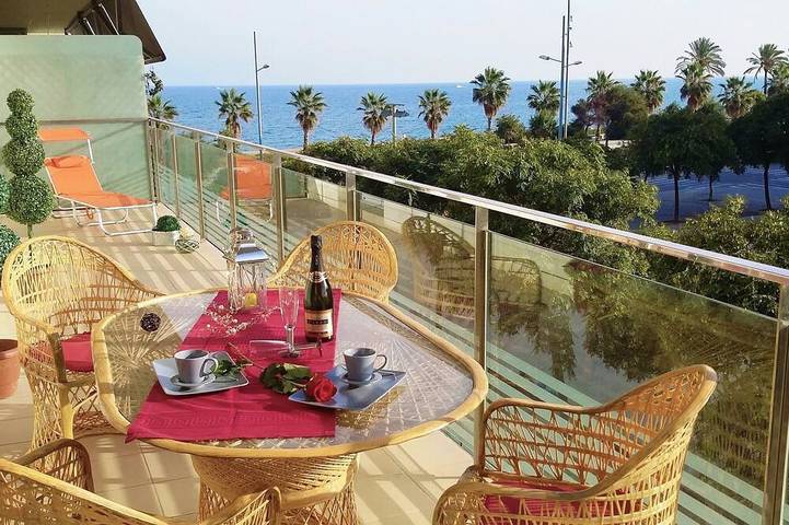 Ferienwohnung für 7 Personen, mit Pool und Balkon - 1