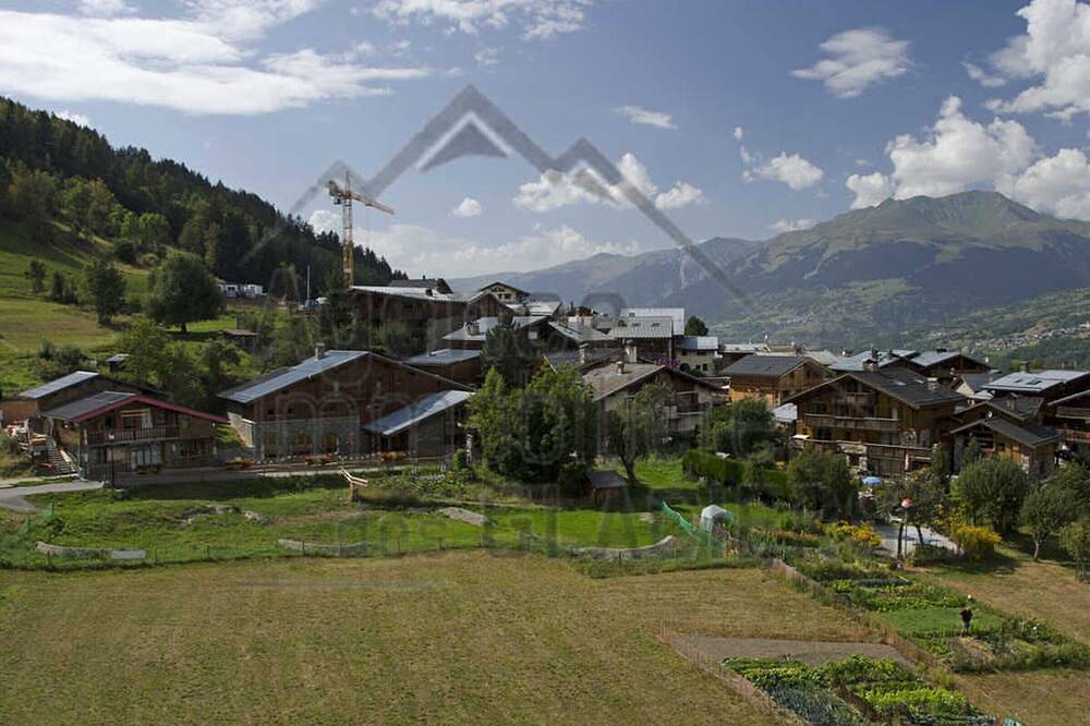 Apartamento entero, Estudio renovado con balcón, cerca de pistas y comercios, aparcamiento gratuito, sin mascotas in Bellentre, La Plagne-Tarentaise