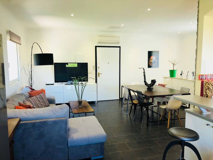 Location de vacances pour 8 personnes, avec piscine et terrasse à Pietralba - 4