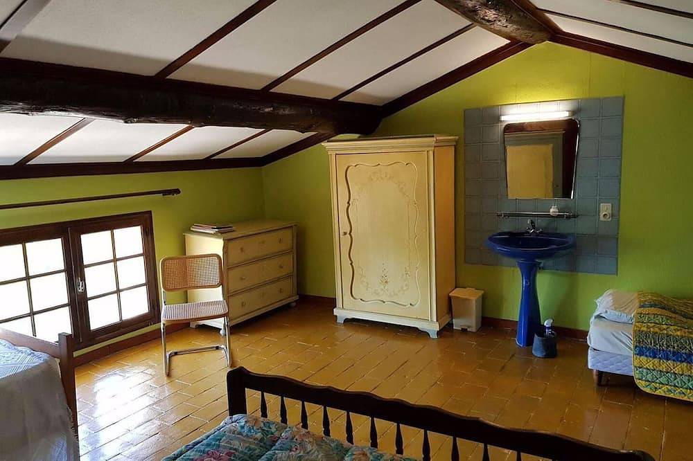 In The Heart Of Provence, Near To Everything, Private Swimming Pool,  8 to 10p. in Sénas, Arles region