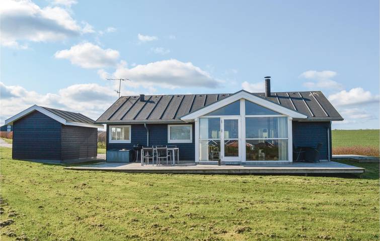 Ferieudlejning for 6 personer, med Jacuzzi og Terrasse såvel som Have og Sauna i Gjeller Odde