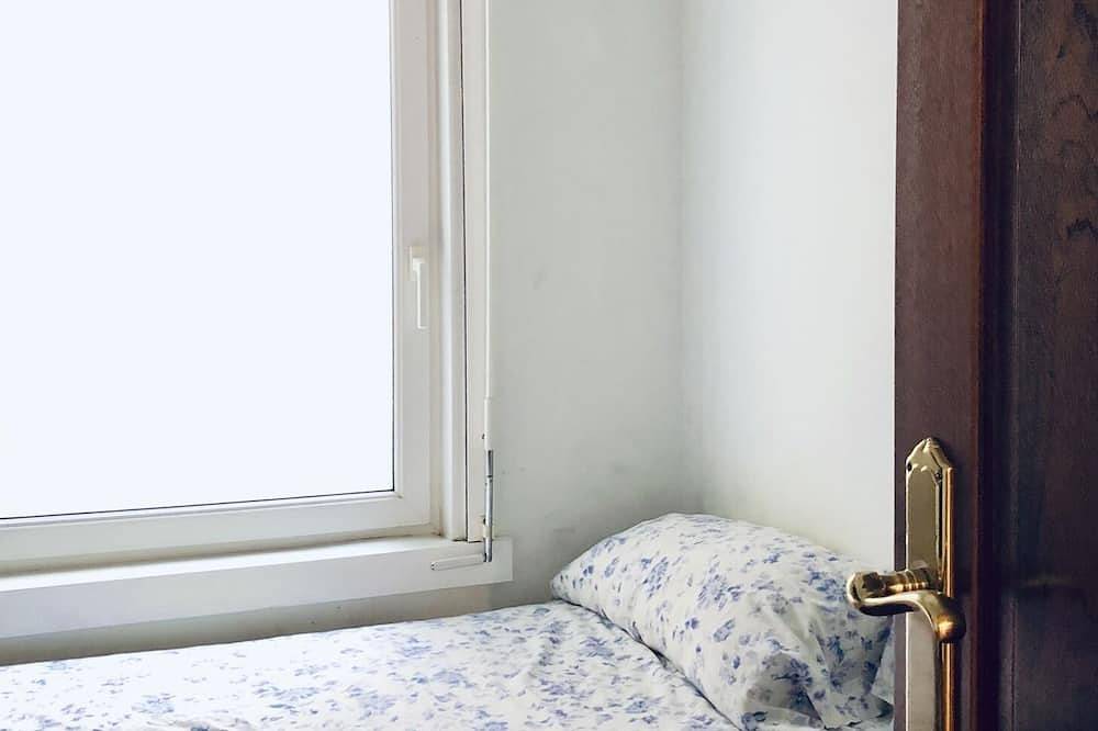 Entire apartment, Piso Para Grupo o Familia en el Centro de la Ciudad de La Coruña in La Coruña, Galician Coast