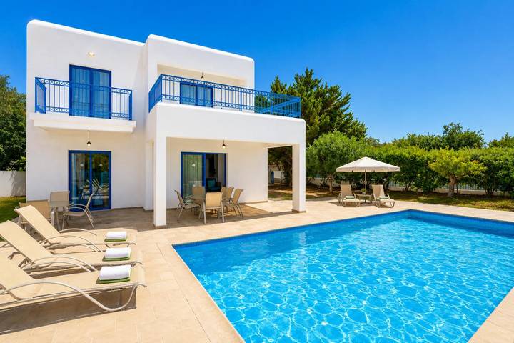 Holiday rental for 6 people, with Balcony and Terrace as well as Garden in Peyia