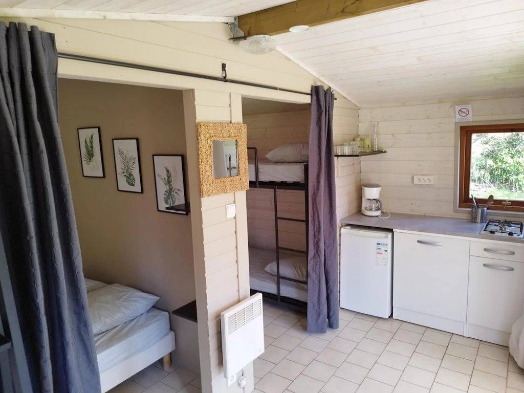 Zecamping 3 étoiles piscine chauffée pataugeoire locatif 12m2 3 pers in Vendoire, Périgord Vert