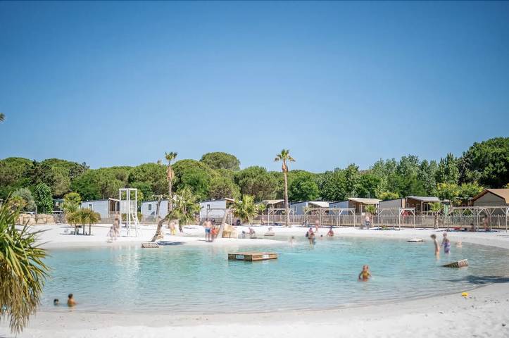 Camping pour 6 personnes, avec bassin pour enfant et jacuzzi, adapté aux familles à Vendres - 3