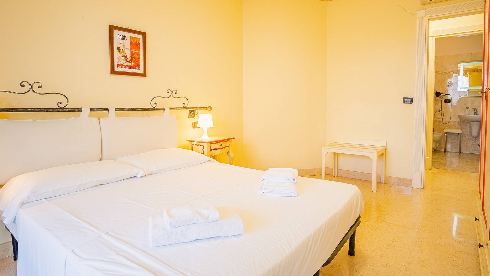 Appartamento intero, Appartamento vacanze per 4 persone con giardino in Rivoltella del Garda, Desenzano del Garda
