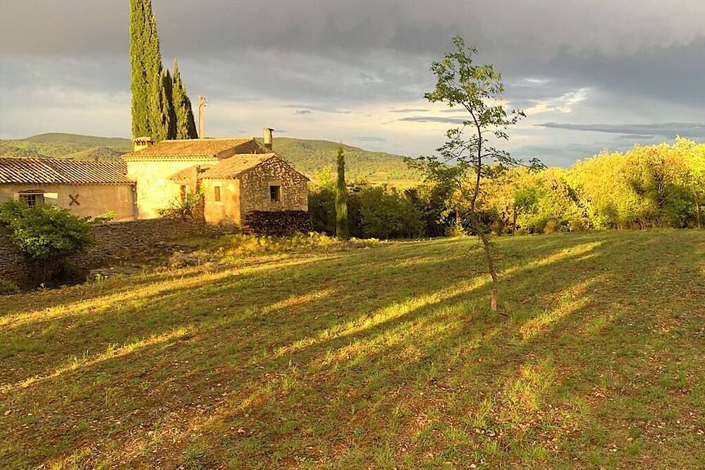 Provence: Jahrhunderte altes Bauernhaus in der Natur, sehr ruhig und authentisch in La Roque-sur-Cèze, Nimes und Umgebung