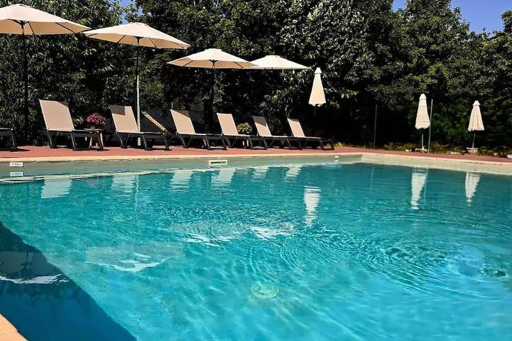 Villa for 4 people, with terrace and balcony/terrace as well as pool, with pets - 1