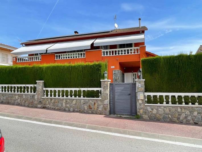 Apartamento de vacaciones para 4 personas, con jardín y piscina - 1