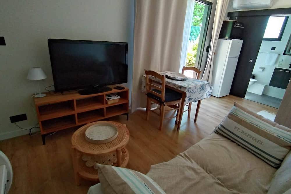 Appartement entier, Studio ossature bois tout confort pour 2 personnes à 15 mins de La Rochelle in Dompierre-sur-Mer, Région de La Rochelle