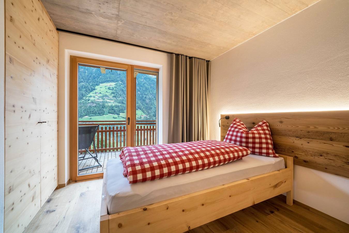 Ganze Wohnung, Lagar-Ferienwohnung "Pircher Schnallele" mit privater Gartenterrasse und Bergblick in St. Martin in Passeier, Passeiertal