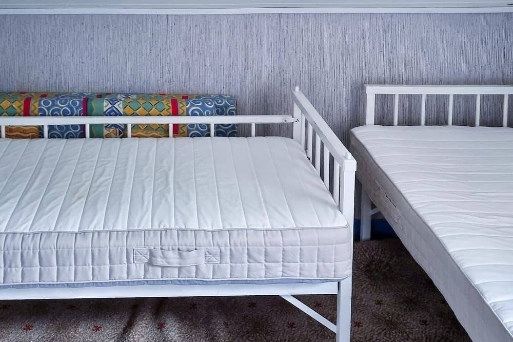 3 bedroom stunning home in Brekkestø in Lillesand 