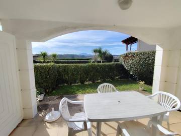 Gîte pour 4 personnes, avec jardin ainsi que vue et piscine, animaux acceptés dans Plage La Milady