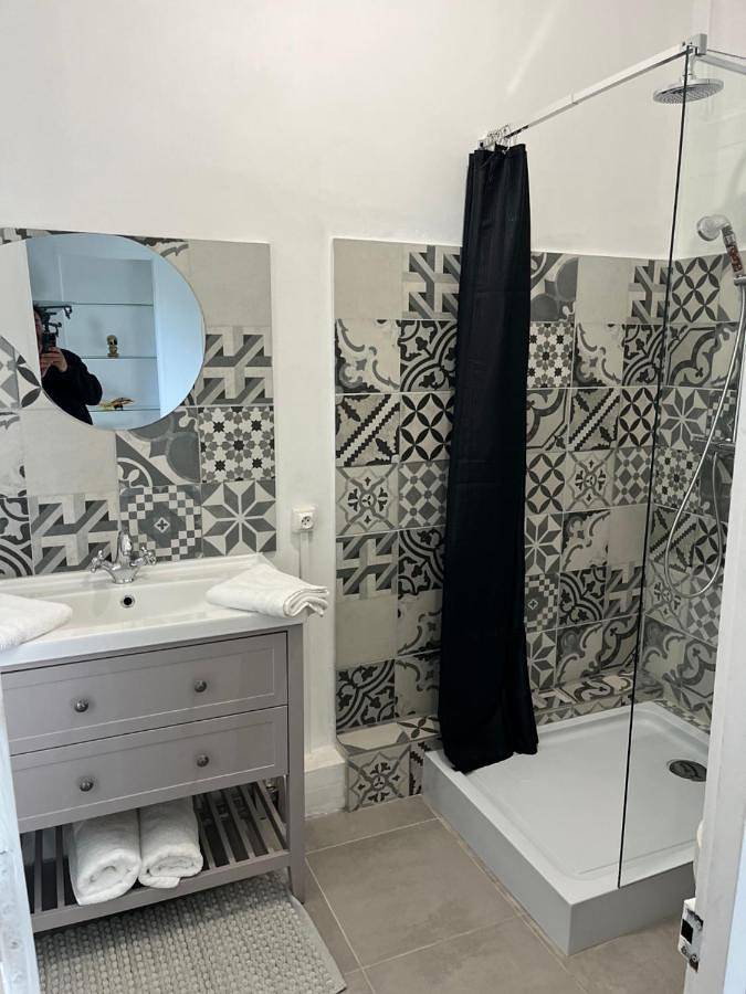 Location de vacances pour 2 personnes, avec jardin ainsi que piscine et vue à Javerlhac-et-la-Chapelle-Saint-Robert - 2