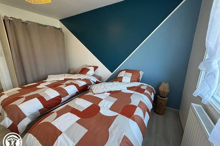Gîte pour 6 personnes, avec jardin à L'Île-d'Elle - 4
