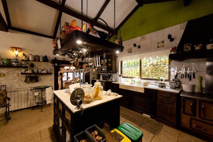 Location de vacances pour 11 personnes, avec jardin ainsi que vue et piscine dans Codeçoso - 4
