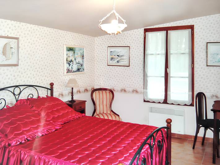 Location de vacances pour 6 personnes, avec terrasse ainsi que piscine et vue sur le lac à Faverolles - 4