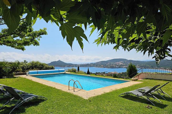 Villa pour 8 personnes, avec terrasse et jardin dans Anthéor