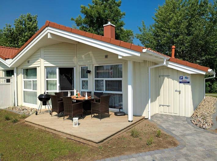 Ferienhaus für 6 Personen, mit Whirlpool und Terrasse sowie Garten und Sauna