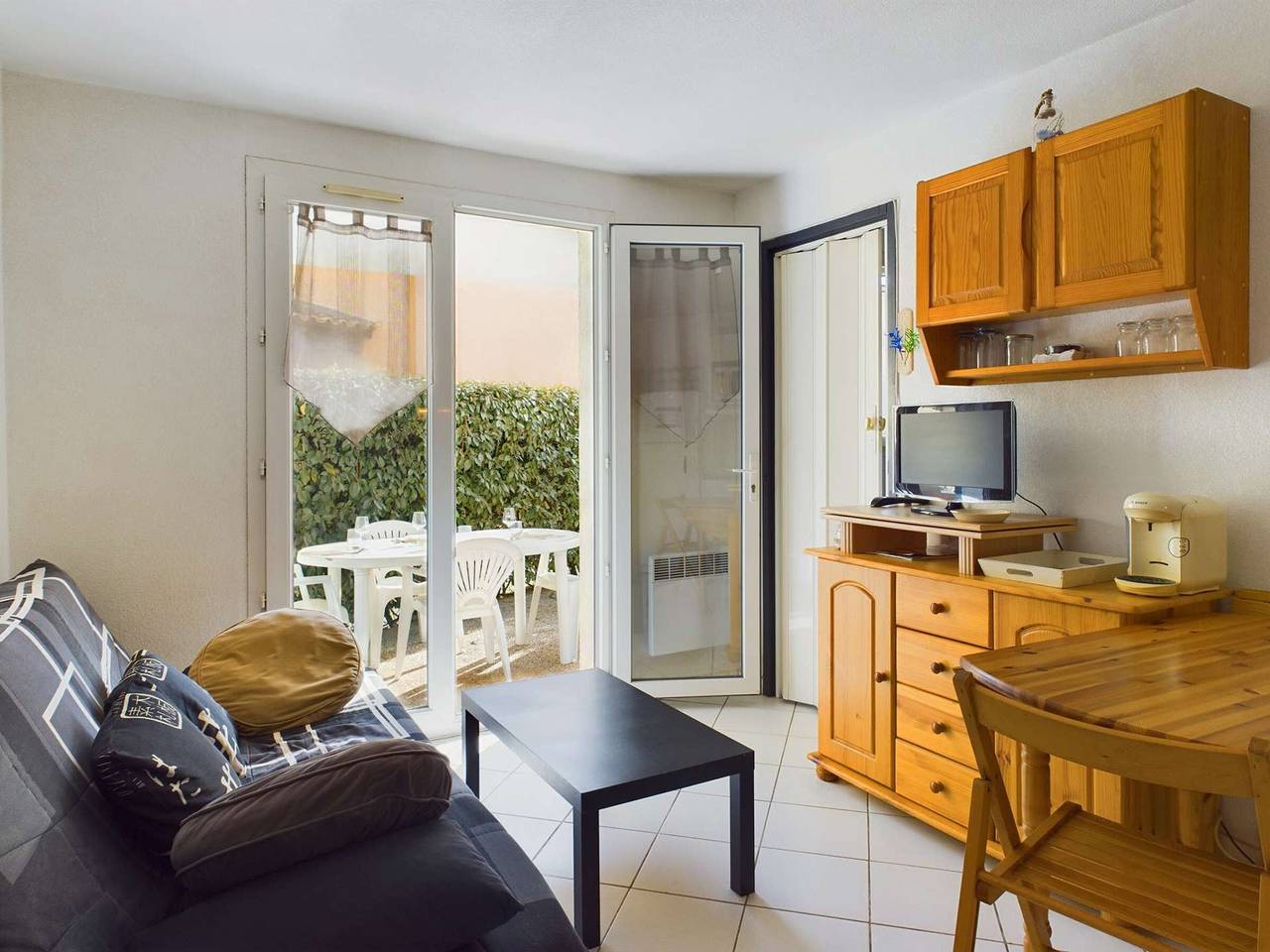Appartement entier, Appartement 2 Pièces Rdc avec Terrasse et Parking dans Résidence Sécurisée avec Piscine in Marseillan, Côte d'Améthyste