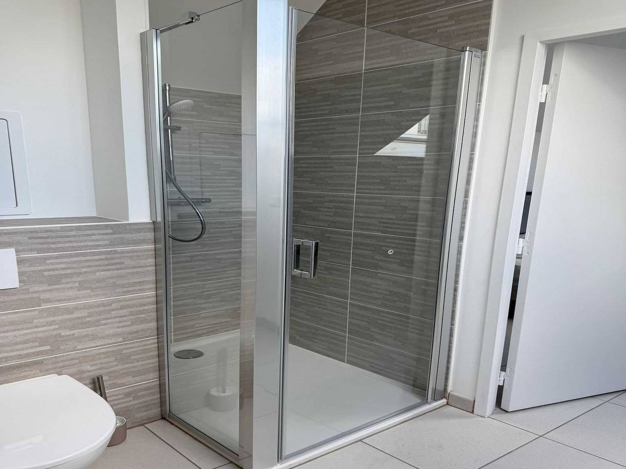 Ganze Wohnung, Charming Appt - 3Bdr/8P - Near Paris & La Défense in Suresnes, Hauts-de-Seine