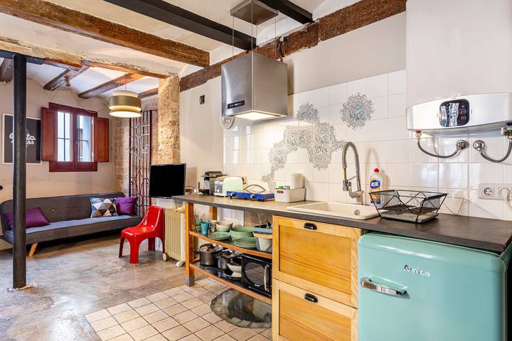 Estudio entero, Apartamento estudio 'Bajo En El Centro' con Wi-Fi in Valencia City Centre, Valencia