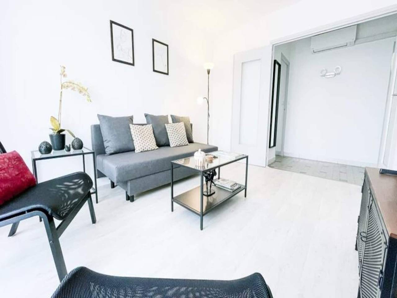 Entire apartment, Holiday apartment for 6 people with balcony in L'Isère, Isère