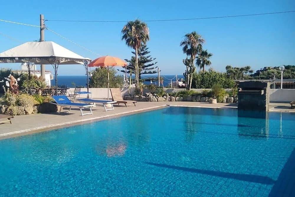Entire apartment, Studio apartment Sorgeto Bay in Forio, Ischia