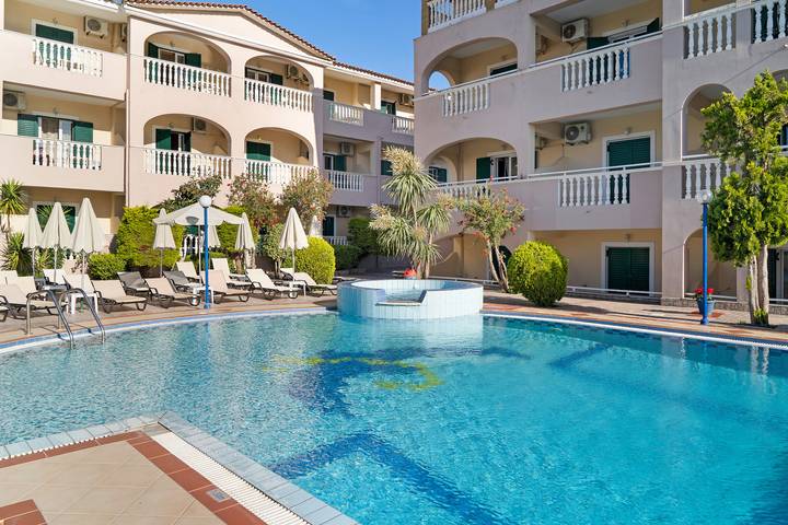 Apartment for 3 people, with garden and balcony in Zakynthos