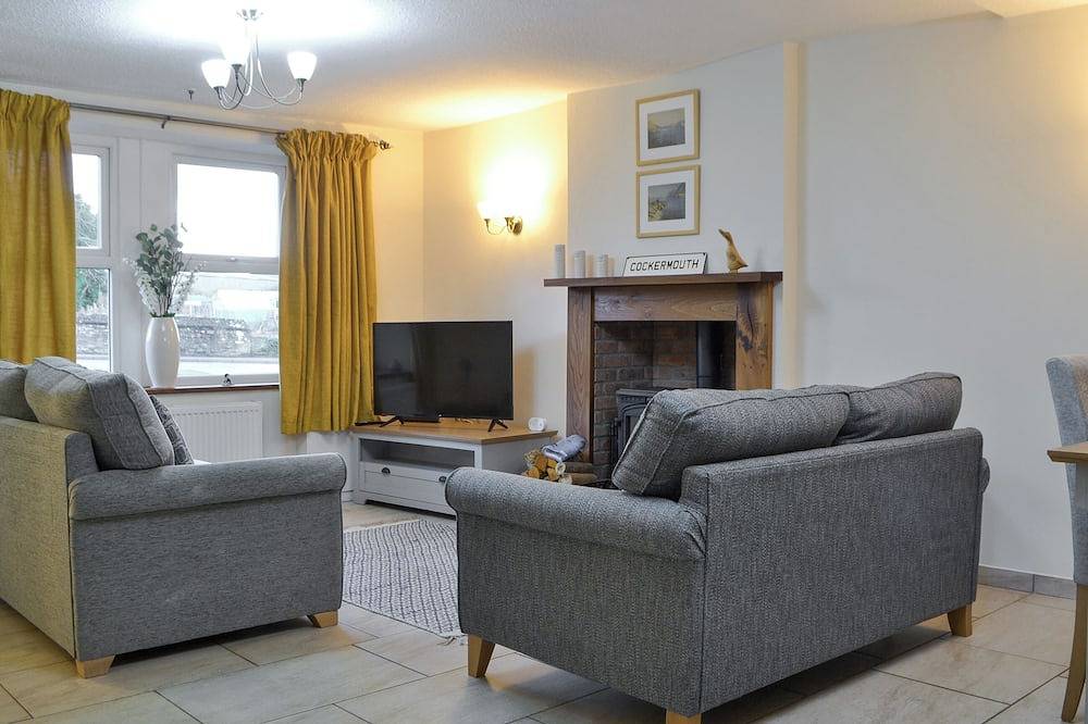 Spacious terraced cottage within walking distance of the town centre. in Cockermouth, Lake District