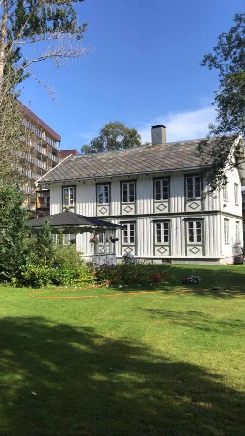 Chalet para 13 personas, con jardín - 1