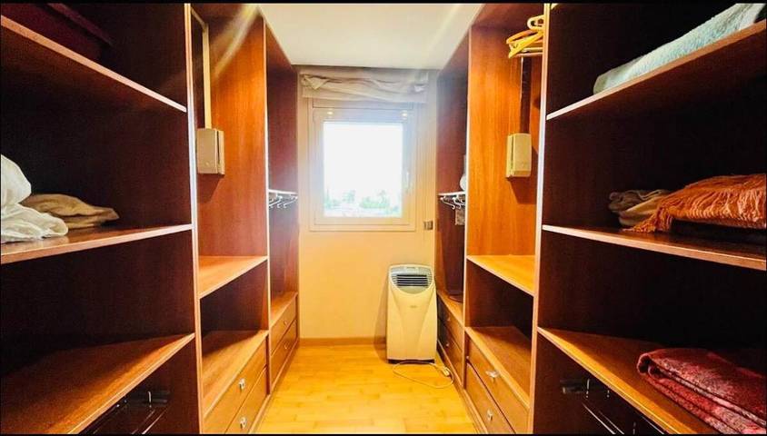 Chalet pour 8 personnes, avec Balcon et Jacuzzi ainsi que Terrasse et Jardin à Roses - 2