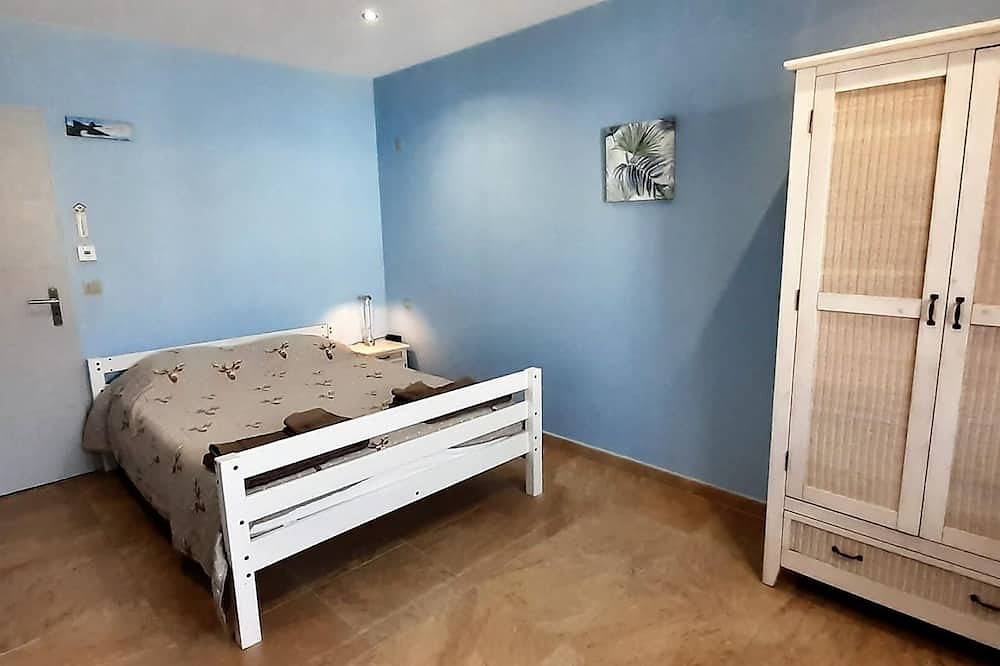 The Grenadiers - Thuir in Thuir, Perpignan region