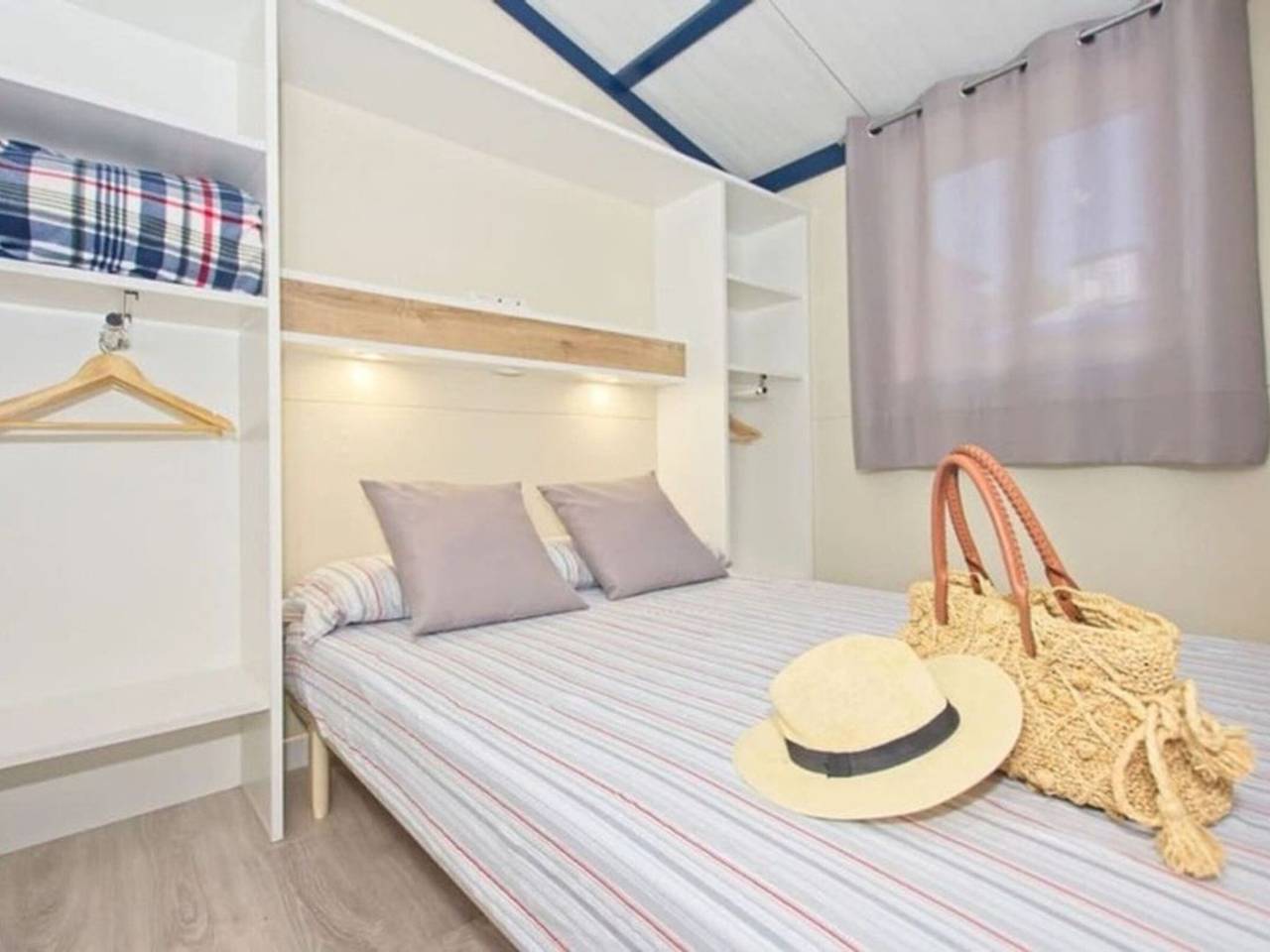 Bungalow con aire acondicionado, mascotas Ok - 5 pers. in Alcanar, Costa Dorada