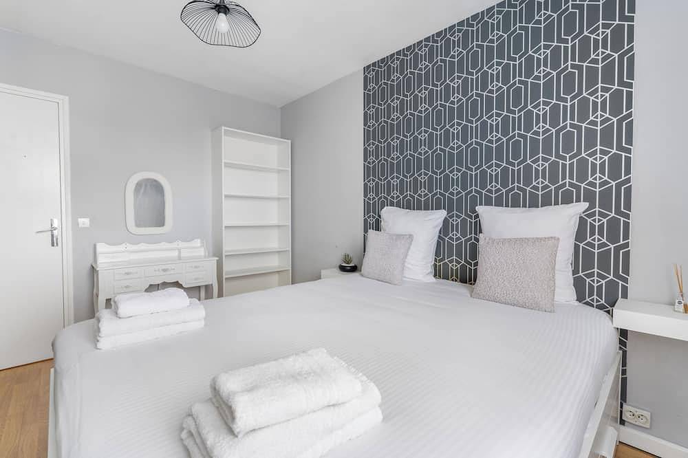 Ganze Wohnung, Private parking, Office with screen, Near Paris & La Défense | 74m2 in Asnières-sur-Seine, Hauts-de-Seine