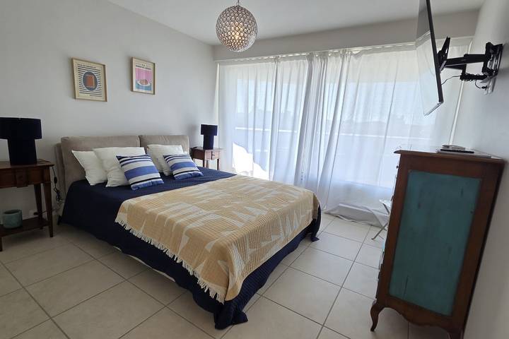 Gîte pour 4 personnes, avec terrasse, adapté aux familles dans Plage du Miramar - 2