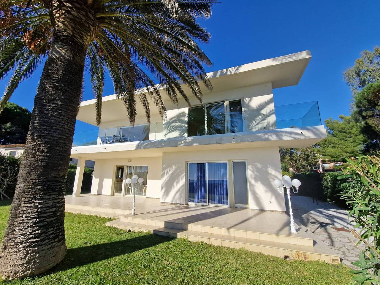 Villa 250 m², klimatisiert, 2 Ebenen am Wasser in Cavalaire-sur-Mer, Parc national Port-Cros