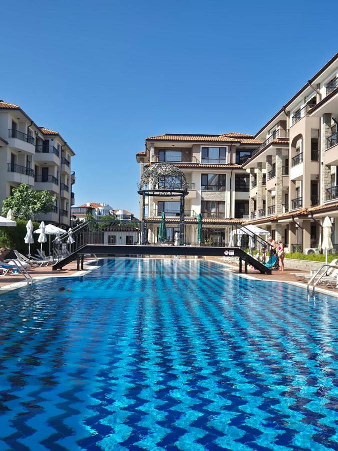 Apartament wakacyjny dla 4 osób, z ogród i widok oraz basen w Burgas