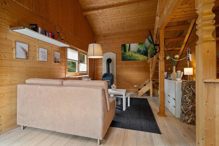 Idyllisches Ferienhaus 200 m zum Schwarzer See mit großer Terrasse - Natur pur in Schwarz, Mecklenburgische Seenplatte