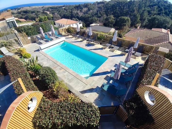 Gîte pour 4 personnes, avec piscine et vue ainsi que jardin et terrasse à Taglio-Isolaccio - 2