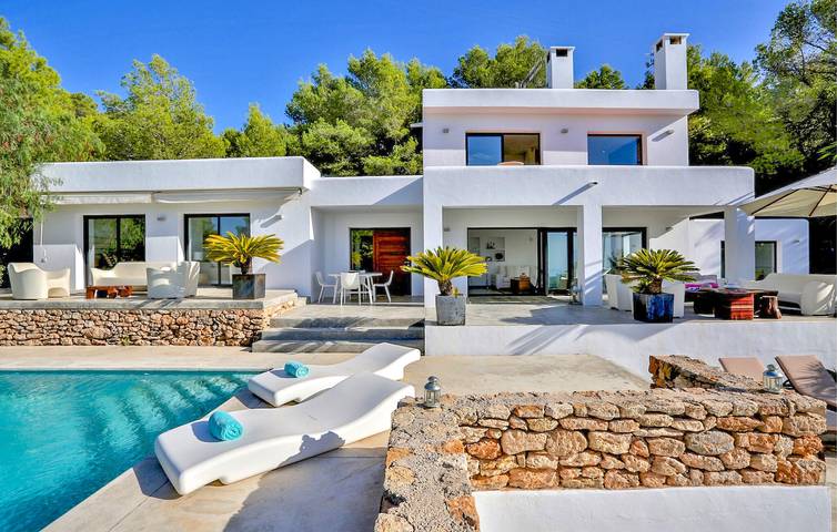 Villa for 8 people, with Terrace and Garden in Cala Tarida