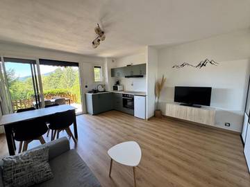 Gîte pour 4 personnes, avec vue et terrasse, adapté aux familles à Saint-Sauveur