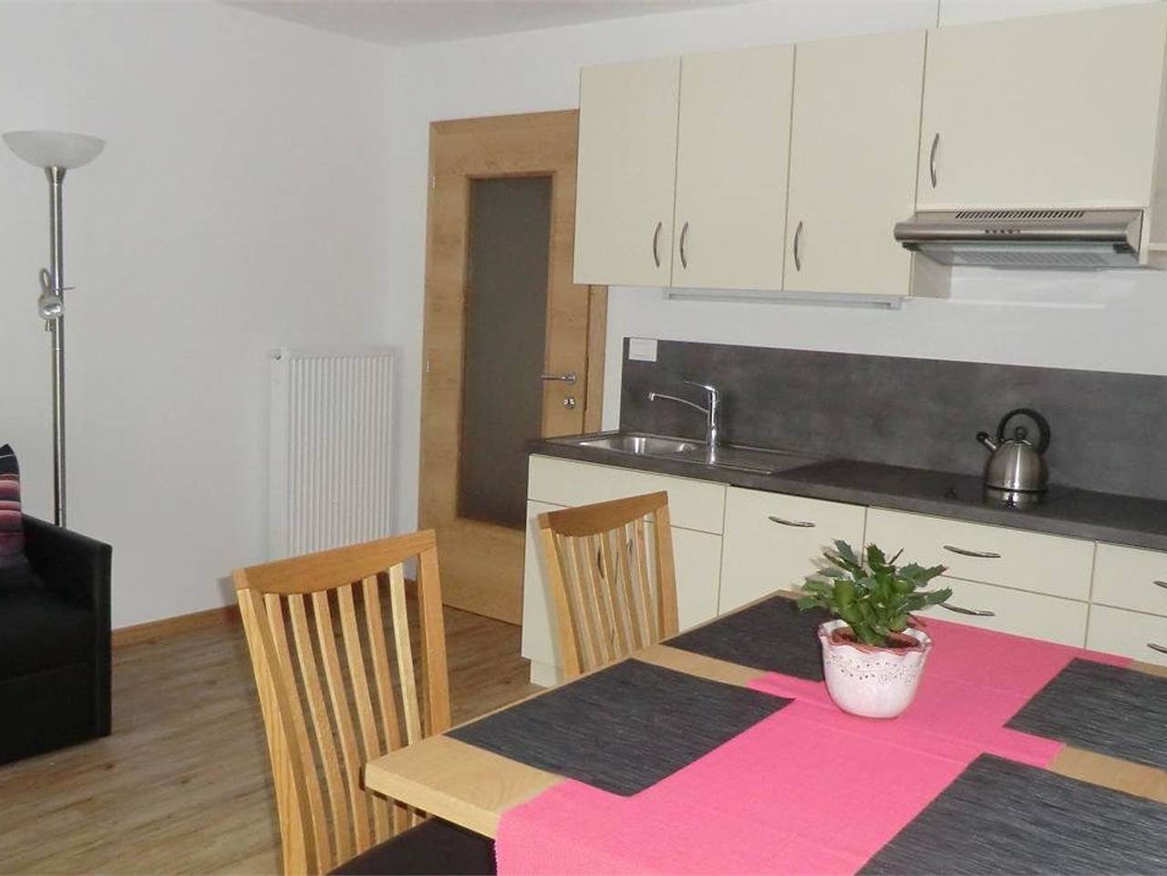 Ganze Ferienwohnung, Garni Pircher - Dreibettzimmer in Dorf Tirol, Texelgruppe